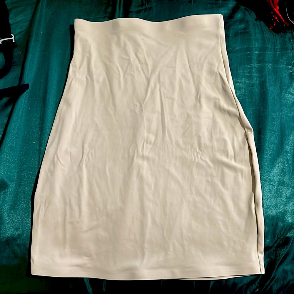 Nude half slip